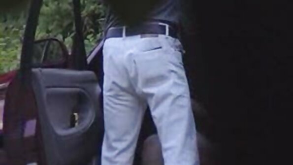 Η πεθερά με καμπύλες τον παρασύρει να την απατήσει