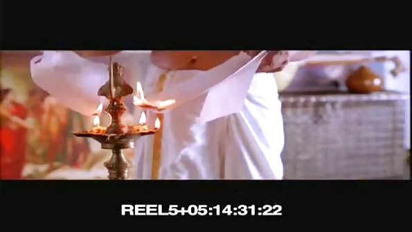 Η Τσέχα μελαχρινή με κορμάκι ξεπερνά τον ενθουσιασμό χάρη στο σεξ