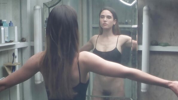 Ο Foxy κοκκινομάλλα Dani Jensen γαμήθηκε από έναν τεράστιο μαύρο πουλί