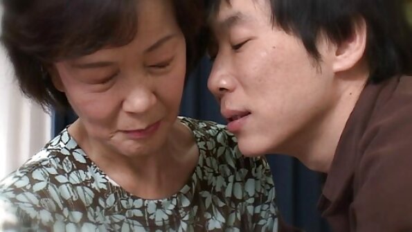 Ο τύπος τρυπάει τα μούτρα της θετής μαμάς Kadence Marie και του GF Cory Chase