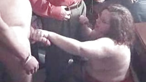 Η Λατίνα δέχεται τεράστια περιποίηση προσώπου μετά από σκληρό χτύπημα στον καναπέ