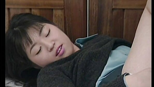 Ο ευρωπαϊκός άγγελος πορνό Anita Sparkle καβαλάει ένα dong