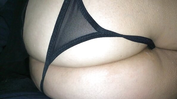 Ο Νάτσο Βιντάλ σπρώχνει το χοντρό καβλί του στον Λατίνα κώλο της