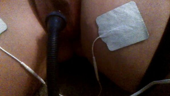 Η αθώα έφηβη εγκαταλείπει τον μαλάκα της για πρώτη φορά