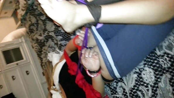 Γαμημένη Marta La Croft με το λατίνο πορνοστάρ μουνί της