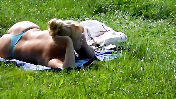 Ο Latin fucker τρυπά υγρό twat της νέας του ερωμένης σε ενεργή λειτουργία