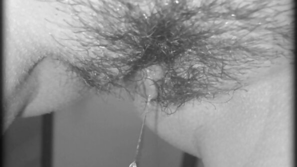 Οι καυτές γυναίκες είναι με κάποιους τύπους και έχουν έντονο όργιο