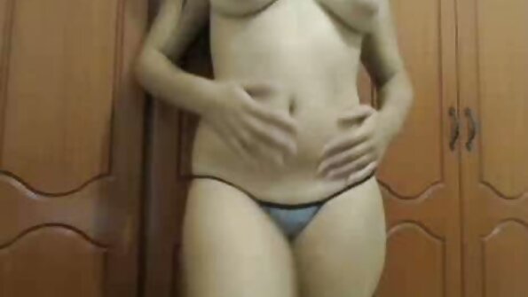 Ο Jordi έρχεται στο Reagan Foxx για να κάνει μανικιούρ αλλά δουλεύει με τον κόλπο