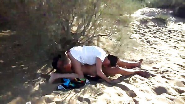 Ο χαριτωμένος κώλος της τσούλας Cristi Ann γαμημένος με μπλε κάλτσες