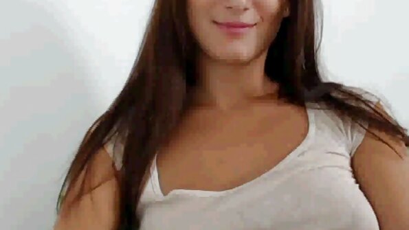 Διάσημος πορνοστάρ κάνει άγριο σεξ με μια λεπτή Λατίνα